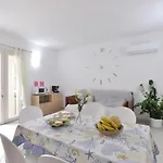 아파트 Izzhome New One 풀라
