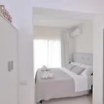 아파트 Izzhome New One 풀라