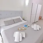 아파트 Izzhome New One 풀라