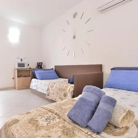Izzhome New One Apartmán