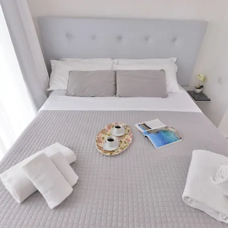 Apartament Izzhome New One *