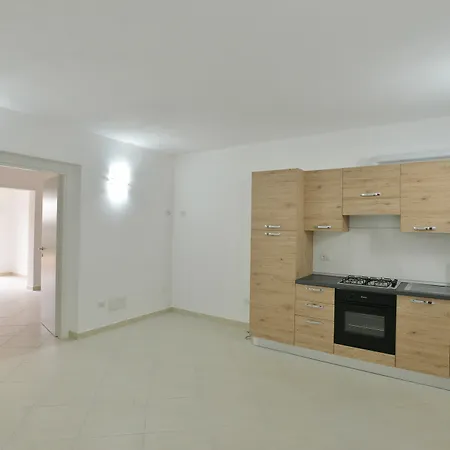 Izzhome New One Apartmán *