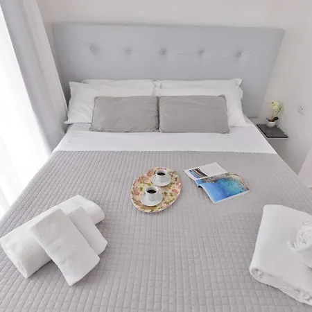 Izzhome New One Apartmán
